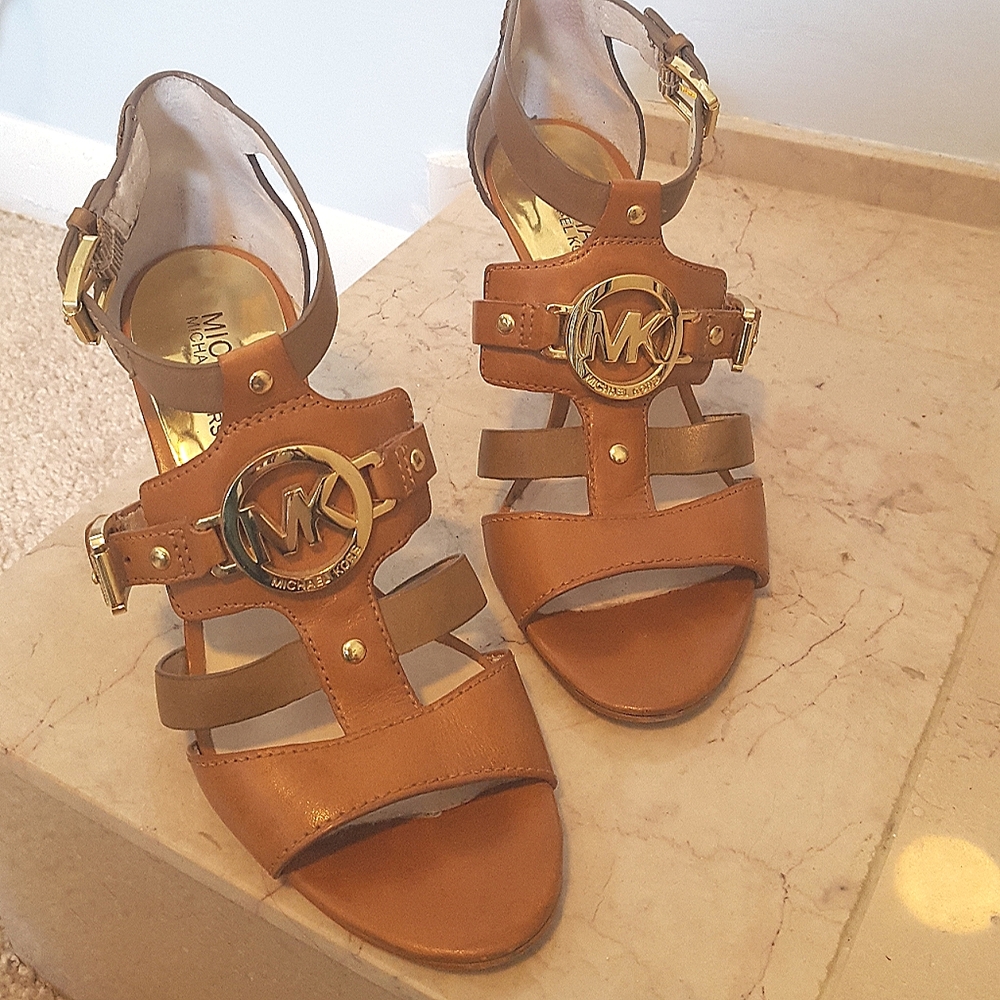 Size 6.5 Michael Kors leather sandals.